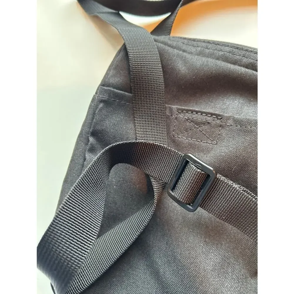 Nike Core Small Item Sling Bag Black Crossbody Adjustable Flight Messenger Adult